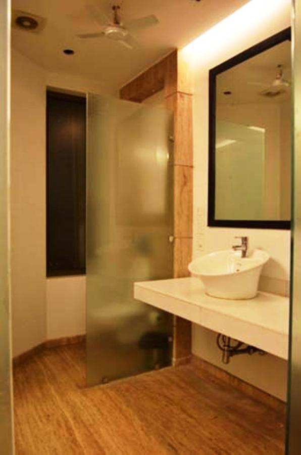 Hotel Vipul Grand คูร์เคาน์ ภายนอก รูปภาพ