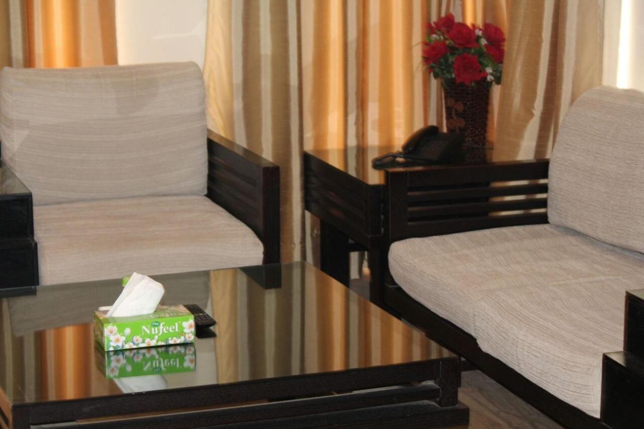 Hotel Vipul Grand คูร์เคาน์ ภายนอก รูปภาพ